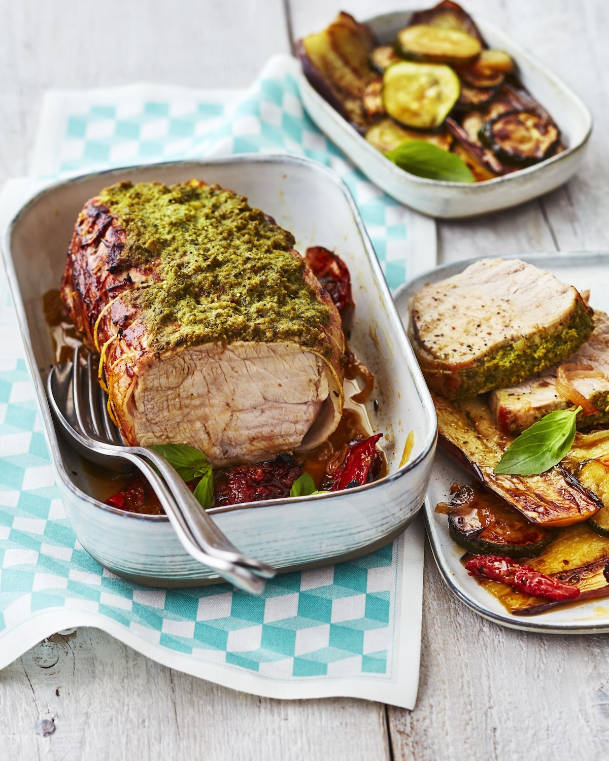 Rôti de veau au pesto roquette-basilic ©Amelie Roche