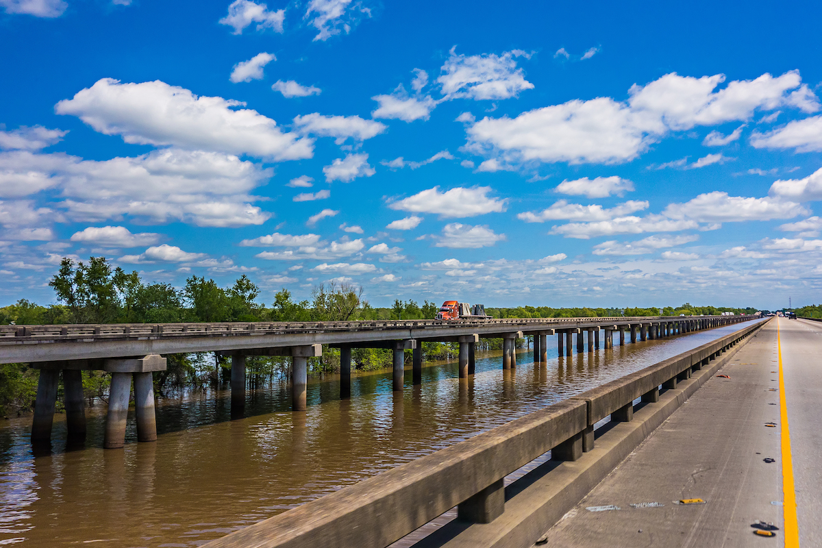Route sur pilotis bassin atchafalaya © digidreamgrafix shutterstock