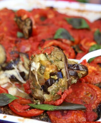 Aubergines rôties, tomates et pesto
