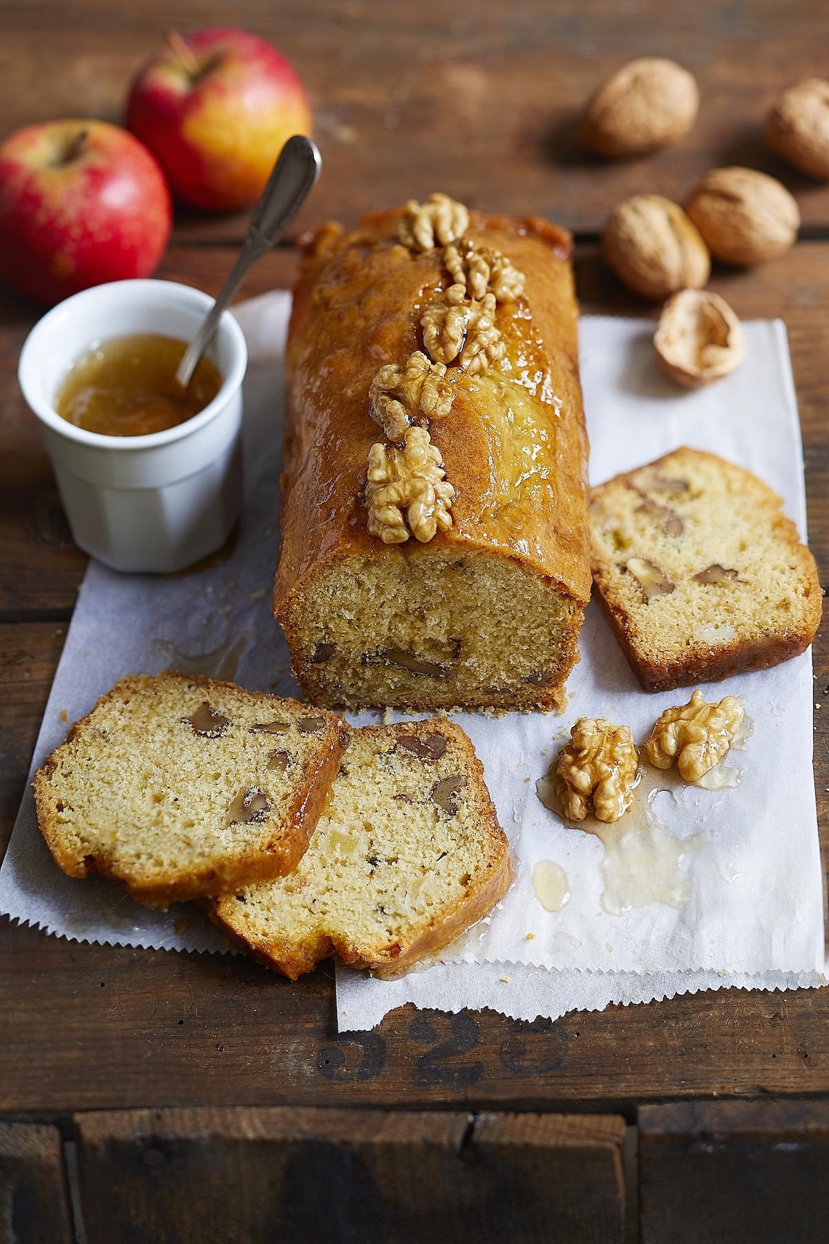 Cake aux noix sans gluten © Aurélie Jeannette