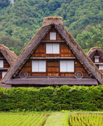 Traditional and Historical Japanese village Shirakawago ©Pakpoom Phummee. shutterstock