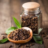 Clous. de girofle ©pilipphoto shutterstock