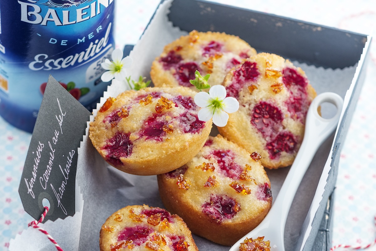 Financiers à la framboise et caramel salé ©Patricia Kettenhofen
