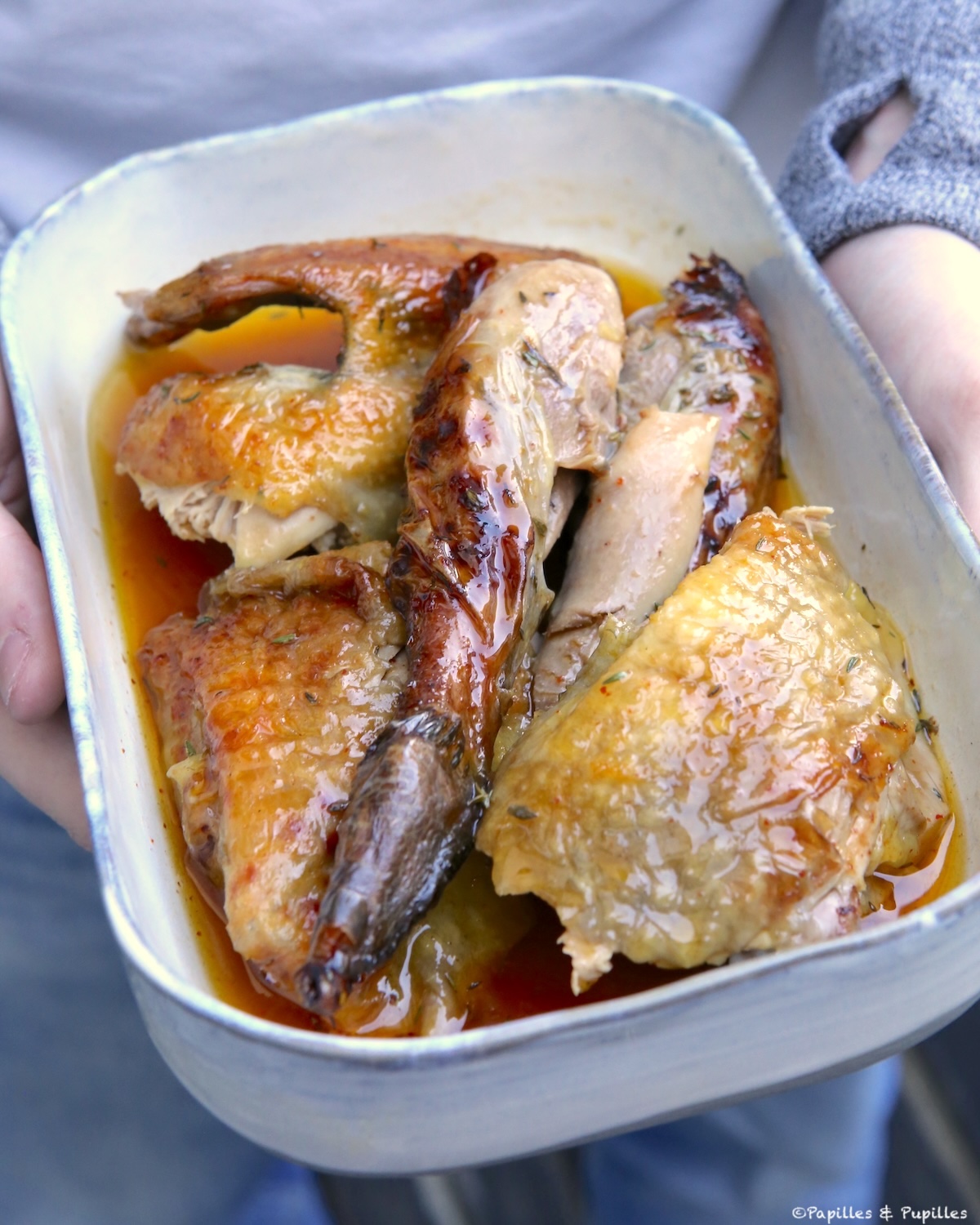 Pintade en cocotte au four, sauce miel et piment