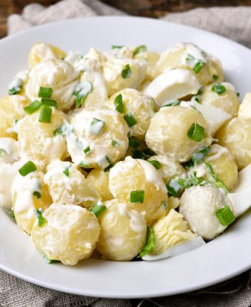 Salade de pommes de terre des marais © Tatiana Volgutova shutterstock