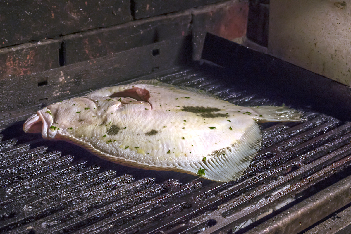 Barbue au BBQ © 2stockista shutterstock