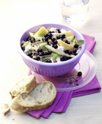 Salade de quinoa aux myrtilles ©Wild Blueberry Association of North America