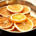 Tranches d'orange séchées © Anna Jurkovska shutterstock
