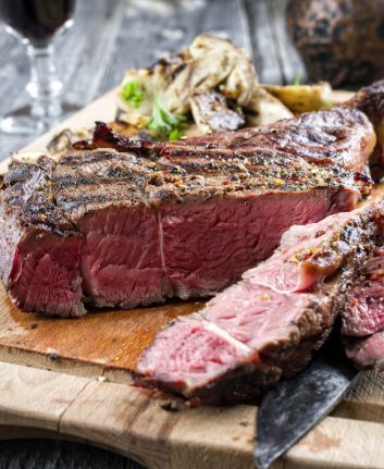 Côte boeuf au four ©hlphoto shutterstock