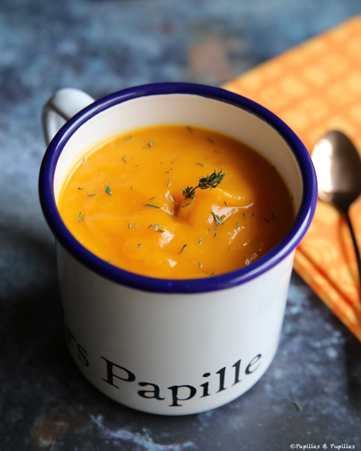 Velouté de butternut au miel et au thym