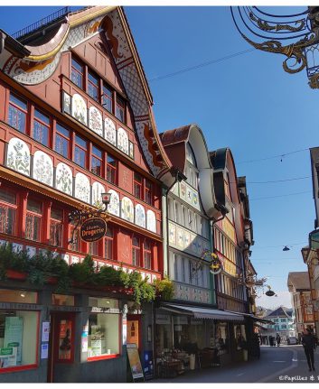 Les jolies façades peintes du village d'Appenzell