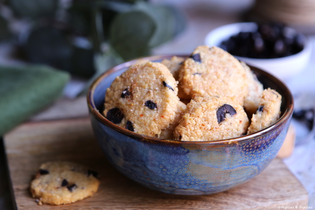 Sablés apéritif au fromage et olives noires
