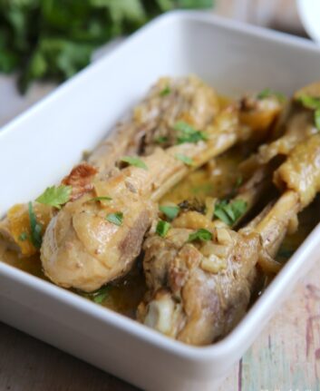 Pilons de poulet à la moutarde et au vin blanc