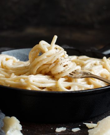 Cacio e Pepe ©Karissaa shutterstock