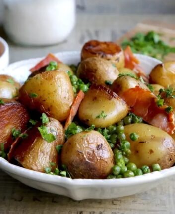 Cocotte de pommes de terre, petit pois et jambon