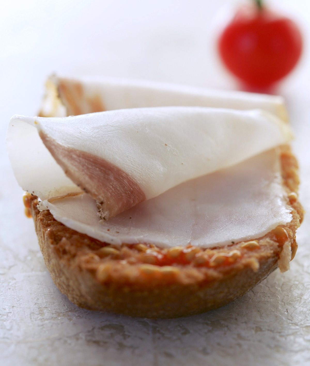 Tartine lard de Colonnata ©Foodpictures shutterstock