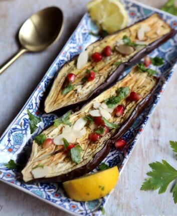 Aubergines cuites au four, amandes et grenade