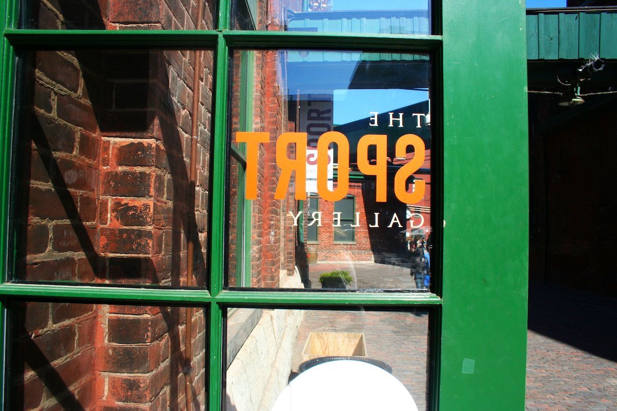 The Gallery Stop - Toronto ©De Mishy Laine shutterstock