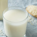 Lait de riz © Brent Hofacker shutterstock