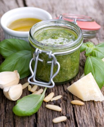 Pesto © Christian Jung shutterstock