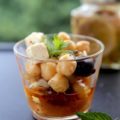 Salade de pois chiche feta olives noires menthe