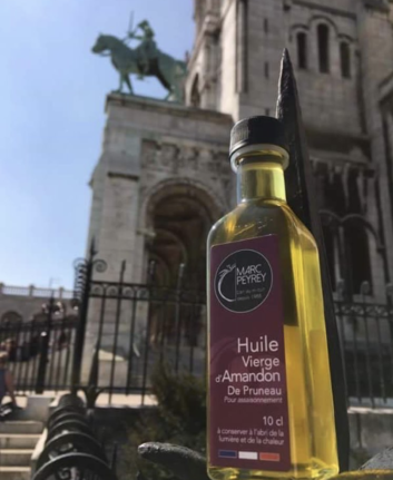 Huile d'amandons de pruneaux ©Delicate et saine facebook