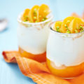 Verrines d'abricots yaourts pistache © Elena Shashkina shutterstock