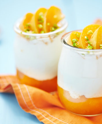 Verrines d'abricots yaourts pistache © Elena Shashkina shutterstock