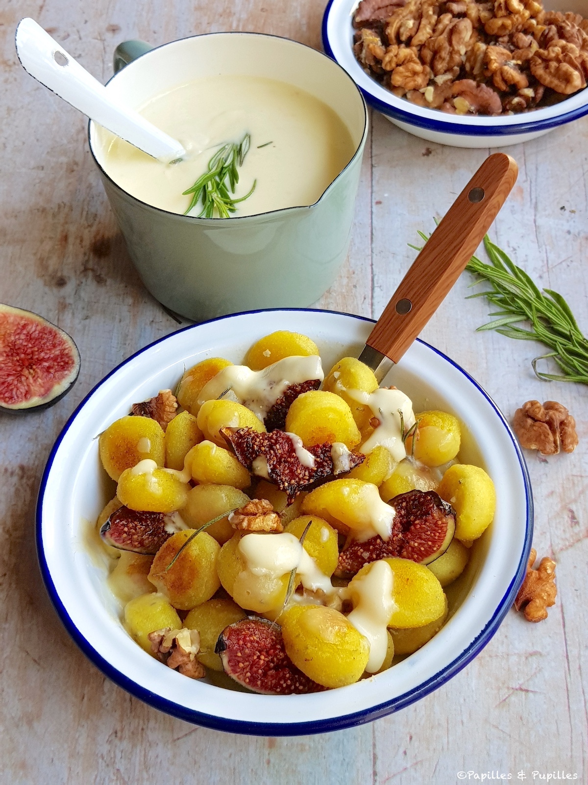 Gnocchis à poêler romarin, crème de Parmesan, figues et noix