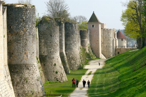 Remparts-©-OT-Provins-JF-Benard