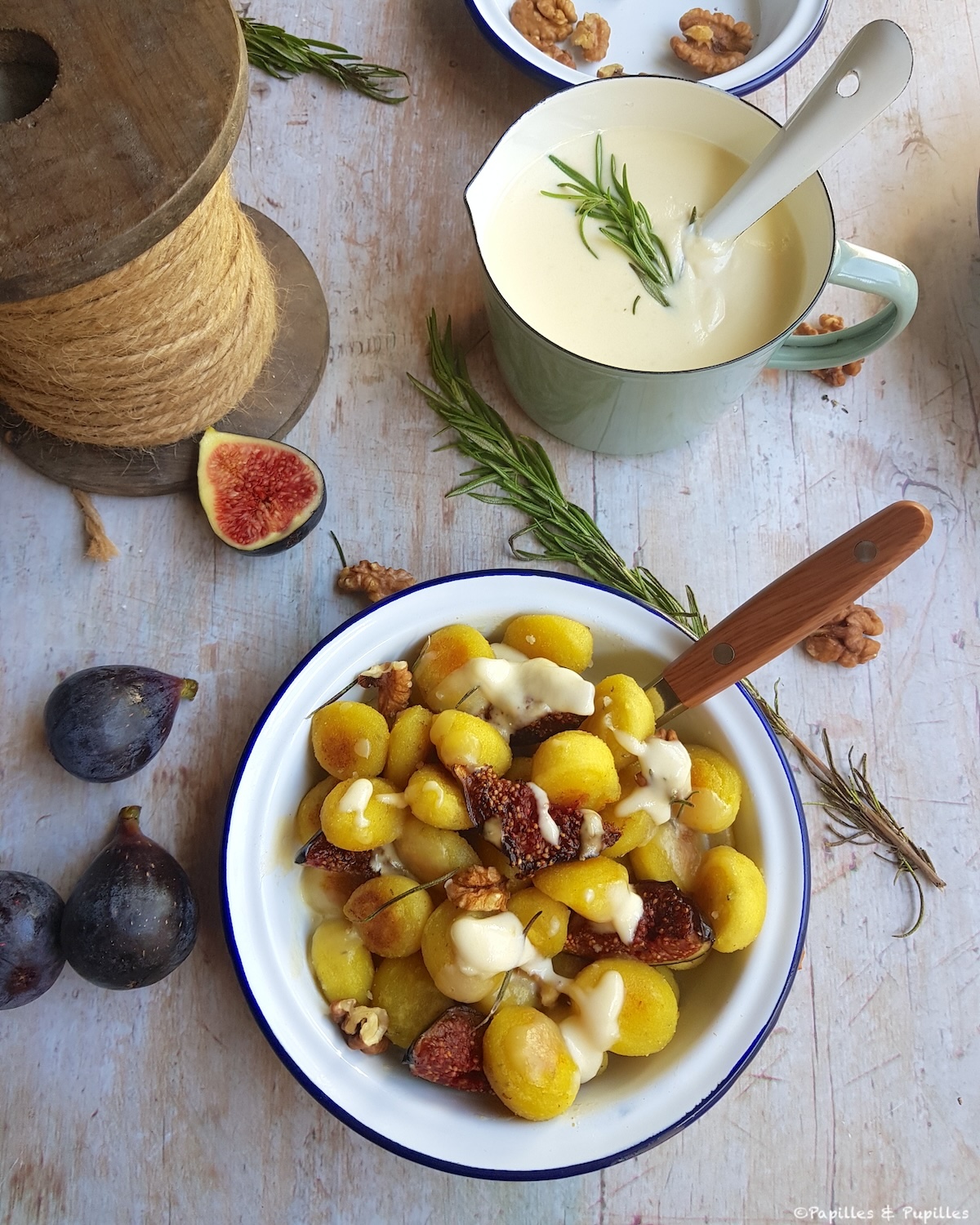 Gnocchi à poêler au romarin, crème de Parmesan, figues et noix