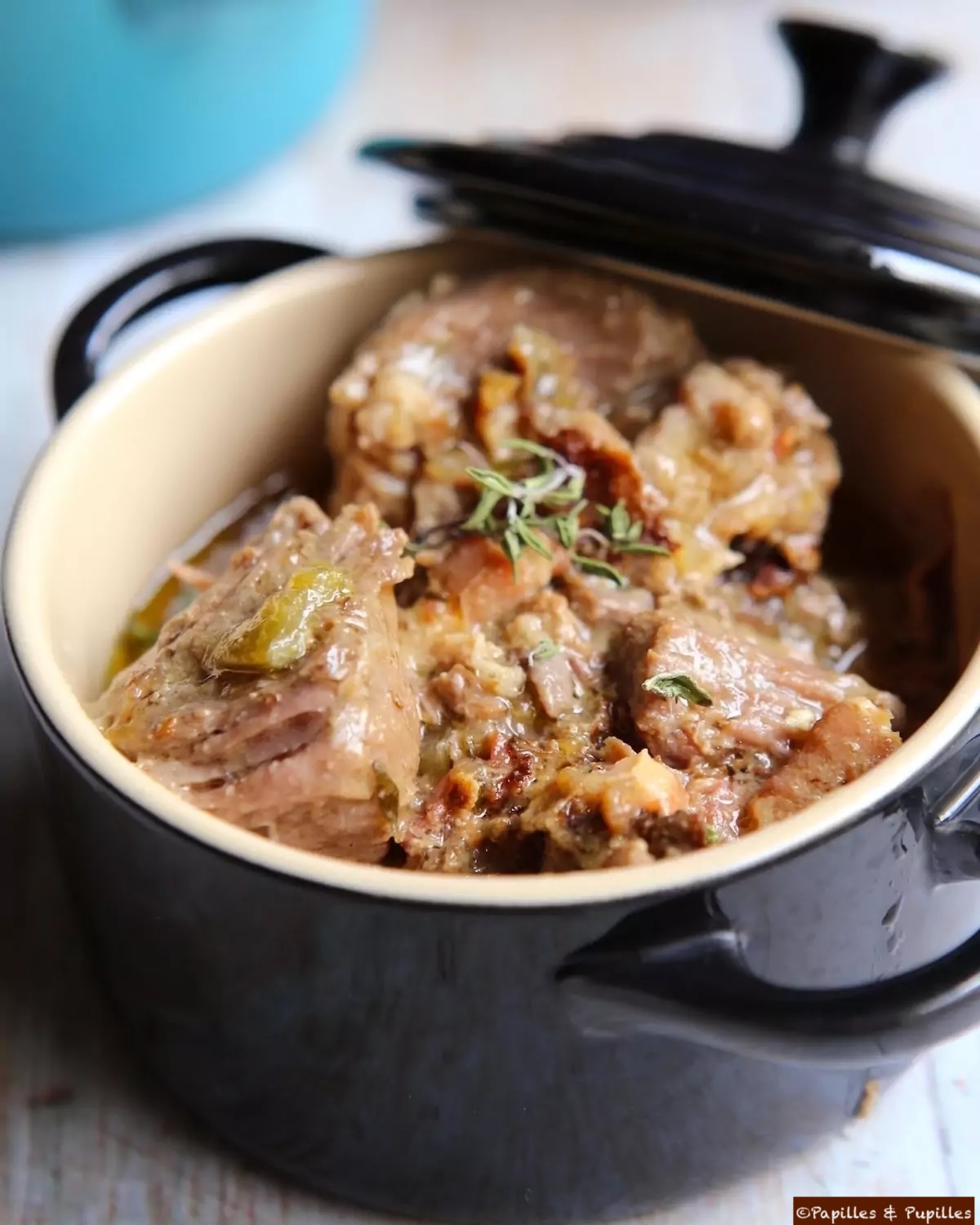 Joues de porc à la moutarde et au vin blanc