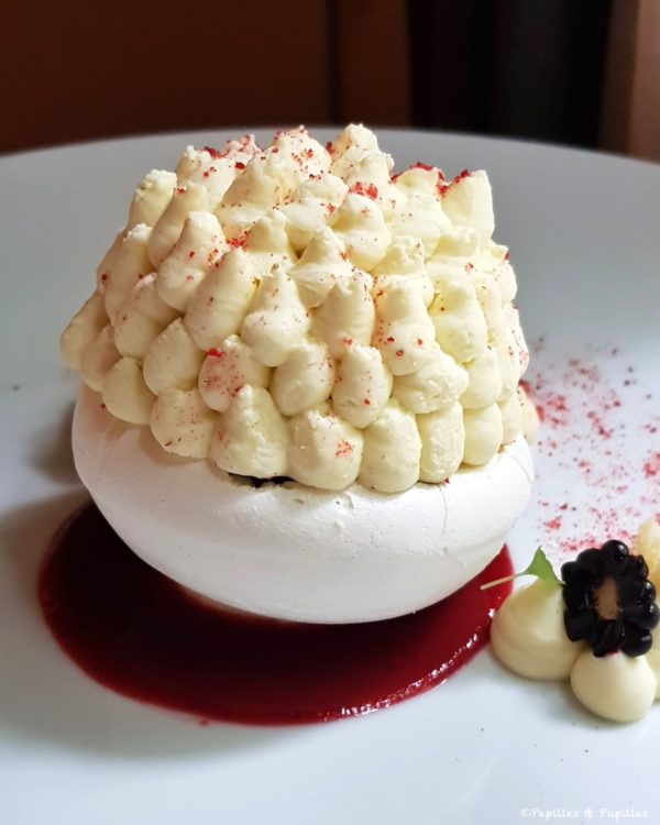 Mûre dans l'esprit d'un vacherin