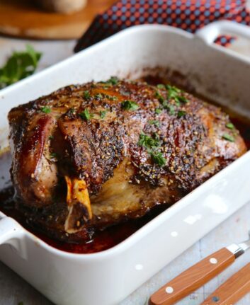 Epaule d'agneau laquée au miel et épices