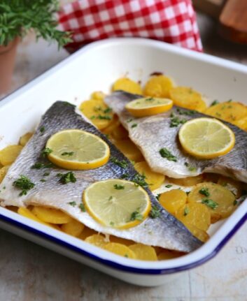 Filets de daurade sur lit de pommes de terre