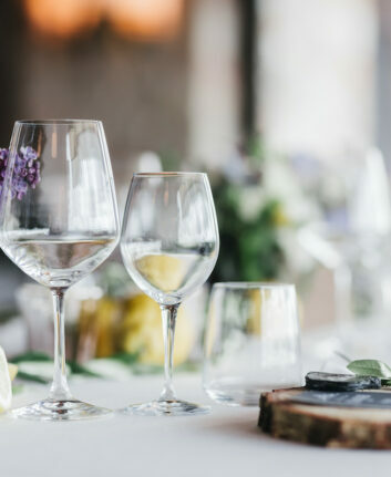 Table restaurant ©Andrey Bayda shutterstock
