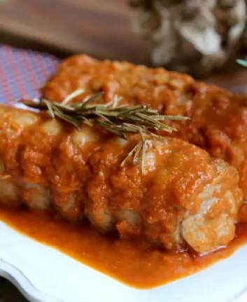 Filets mignon de veau, sauce tomate