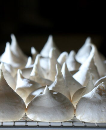 Meringues ©James Laing CC BY-NC-ND 2.0