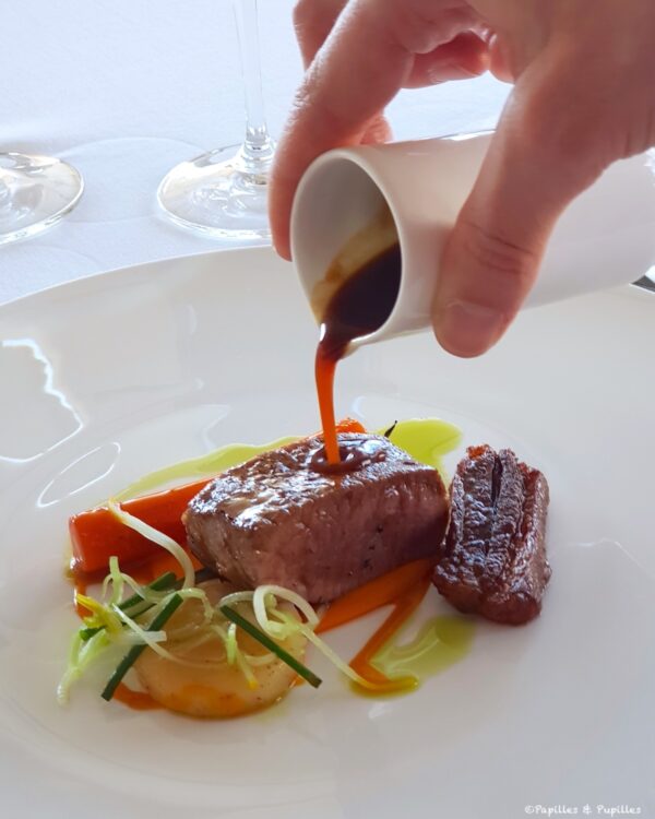 Selle d'agneau, carottes des sables & céleri, jus concentré