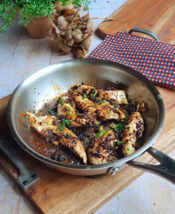 Aiguillettes de poulet, tapenade et citron confit
