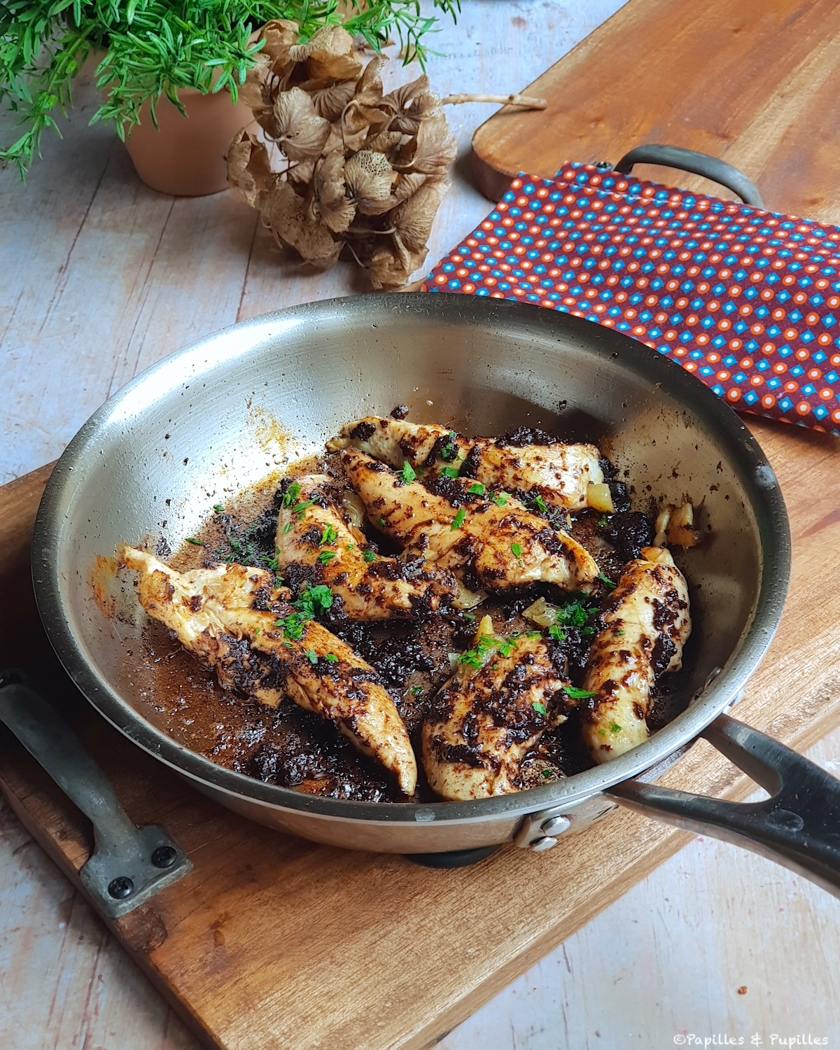 Aiguillettes de poulet, tapenade et citron confit