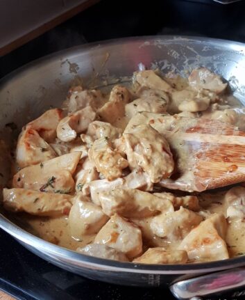 Blancs de poulet, crème et moutarde