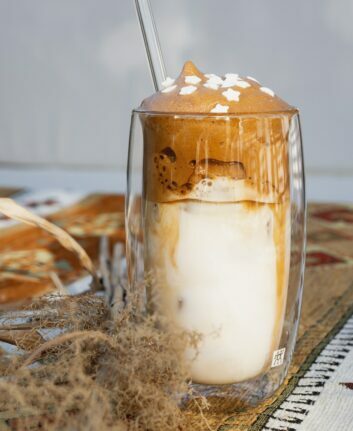 Dalgona café ©dorina boegre unsplash