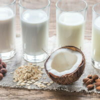 Laits végétaux © Alexander Prokopenko. shutterstock