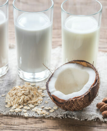 Laits végétaux © Alexander Prokopenko. shutterstock