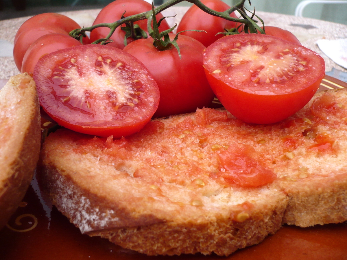 Pan con tomate 