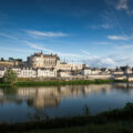 Vue sur le Château Royal d'Amboise depuis l'île d'or - ©ADT Touraine - JC Coutand
