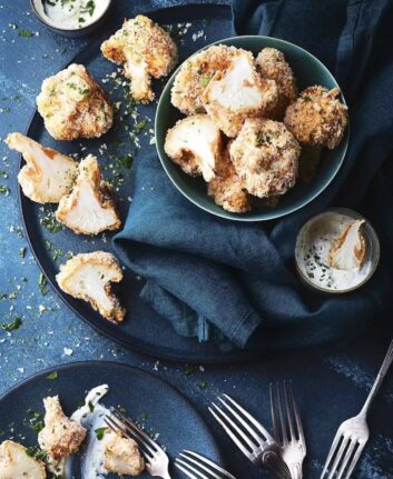 Bouchées de chou-fleur croustillantes en croûte de Parmesan