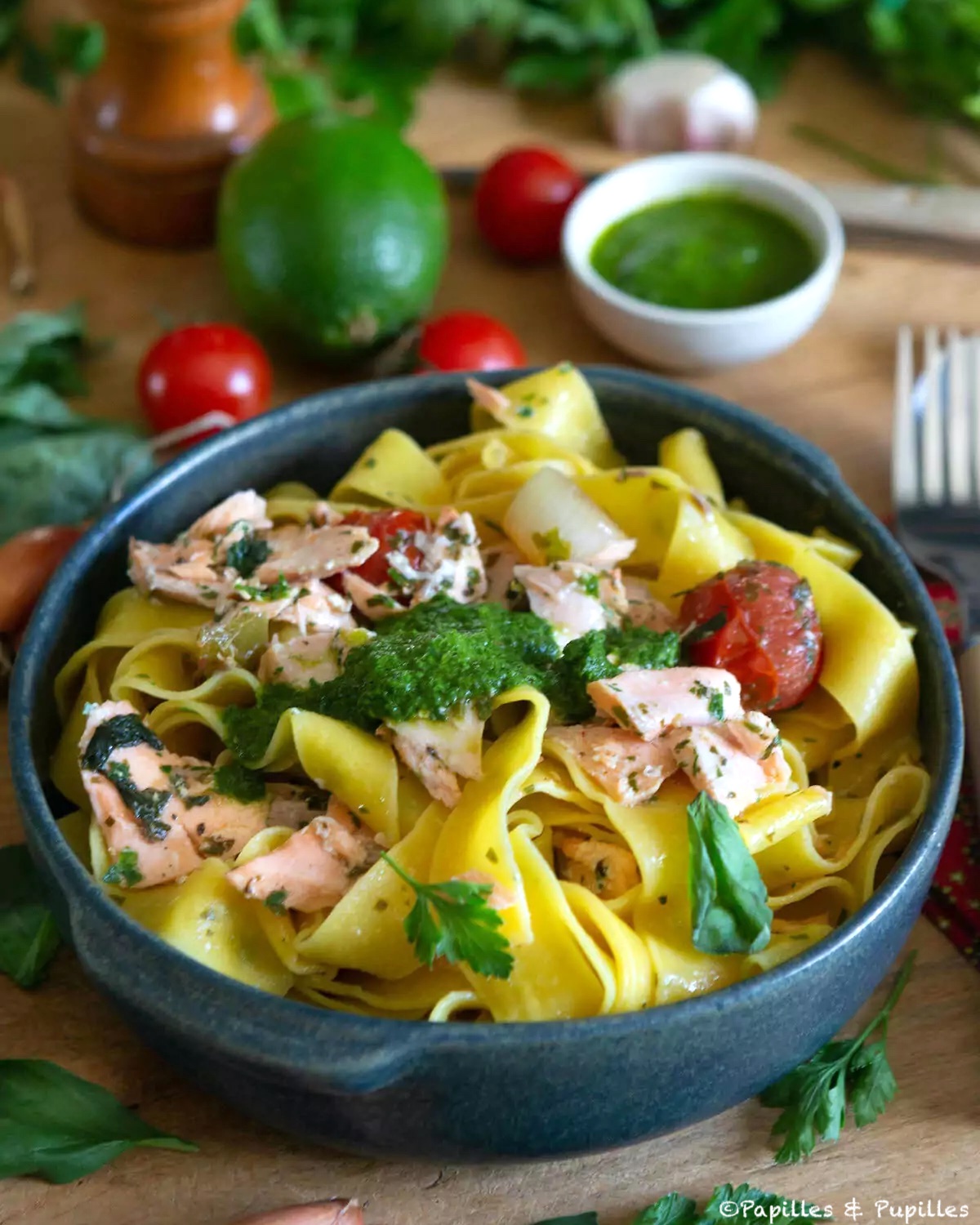 Pâtes au saumon confit, cardamome et citron vert façon Ottolenghi