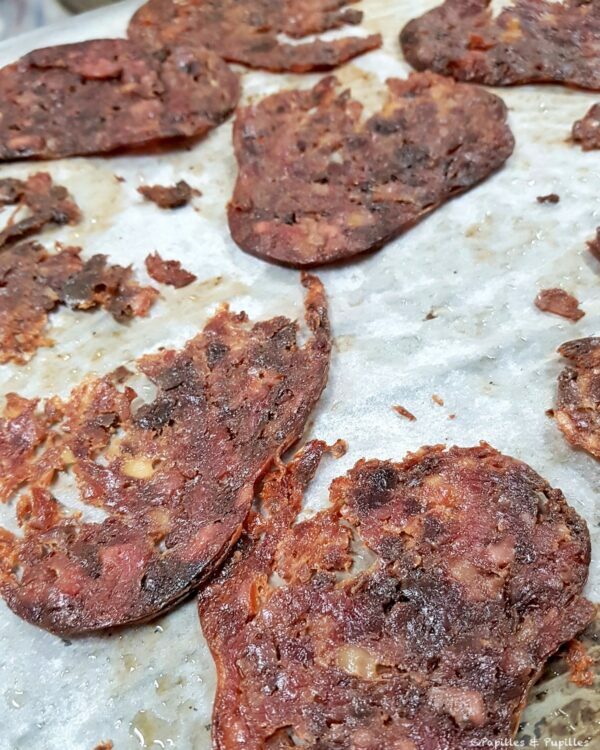 Lamelles d'andouilles de Charlieu séchées au four